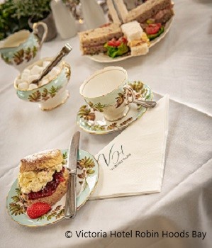 Scarborough & Afternoon Tea at Robin Hoods Bay